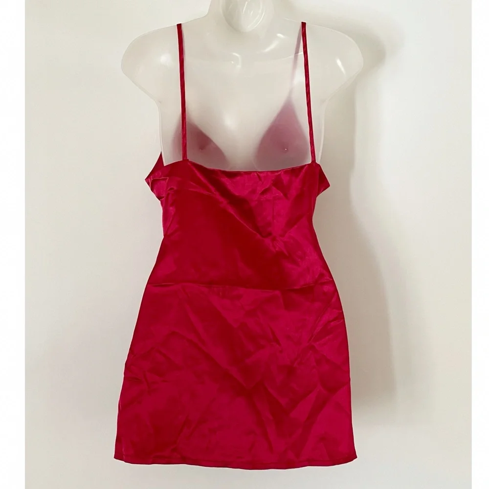 Red Nightdress - Picture 2 of 3